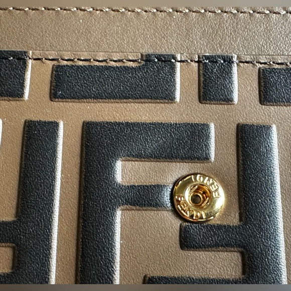 FENDI Continental Wallet - Picture 4 of 8